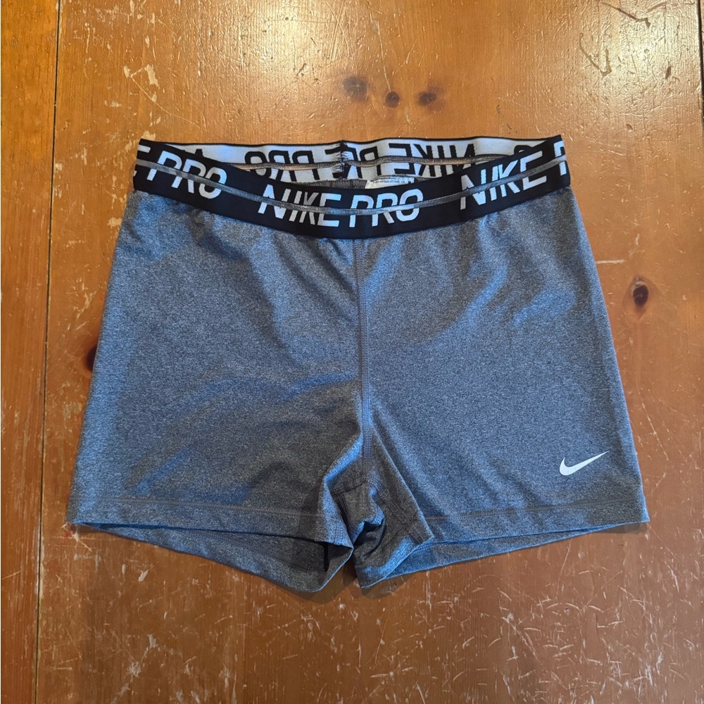 Women’s Nike Pros Dri-FIT Gray Shorts: L